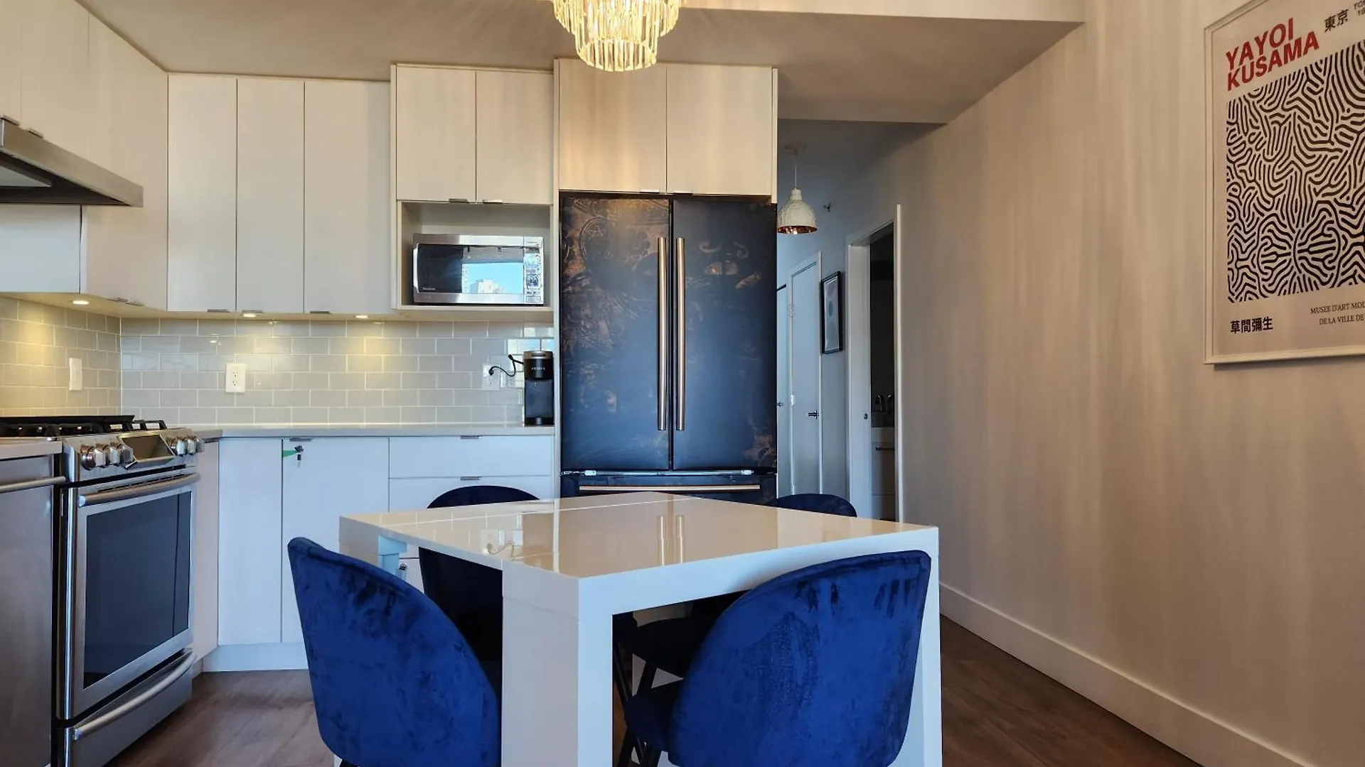 Landmark Views Licensed 2-Bedroom With Soundbar And Large Outdoor Space Vancouver Appartamento